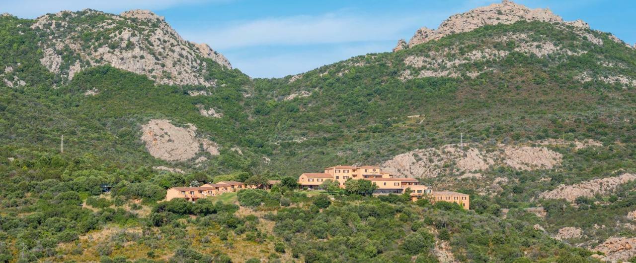 סן פנטלאו Hotel Rocce Sarde מראה חיצוני תמונה