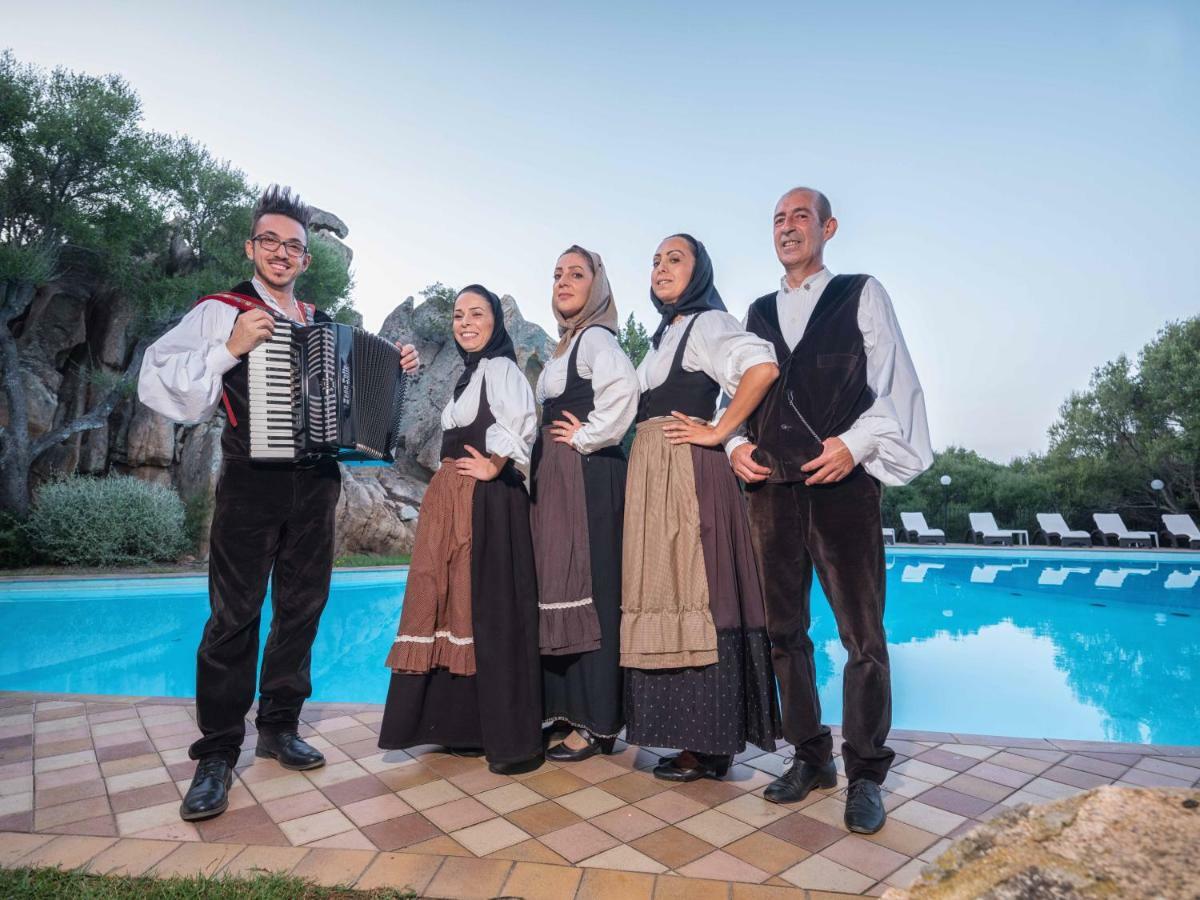 סן פנטלאו Hotel Rocce Sarde מראה חיצוני תמונה
